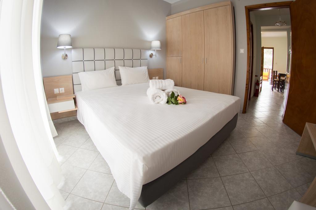 Aegialis Apartments Vourvourou Dış mekan fotoğraf