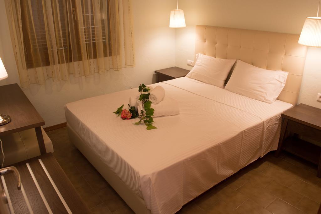 Aegialis Apartments Vourvourou Dış mekan fotoğraf