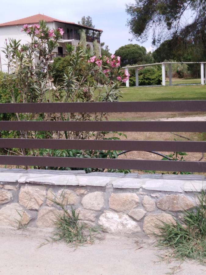 Aegialis Apartments Vourvourou Dış mekan fotoğraf